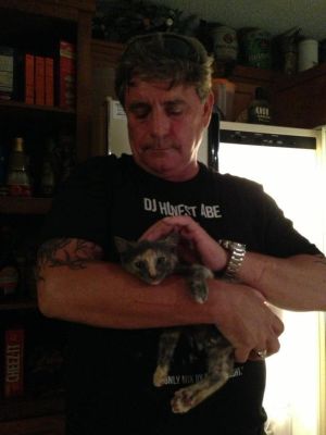 Larry_and_Kitty~0.jpg